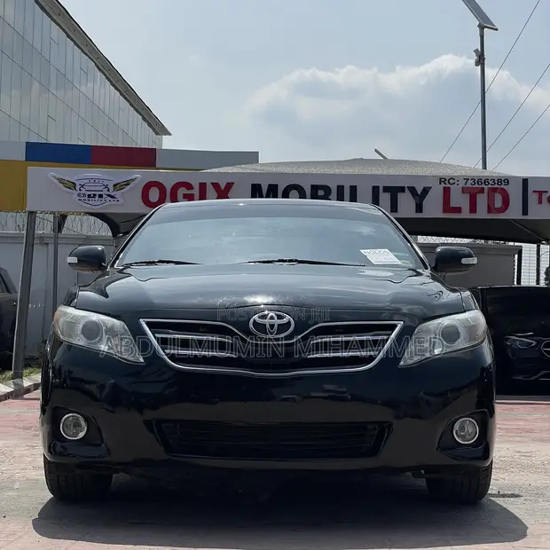 Toyota Camry XLE Sedan 2011 - Amfani da Belgium - 1