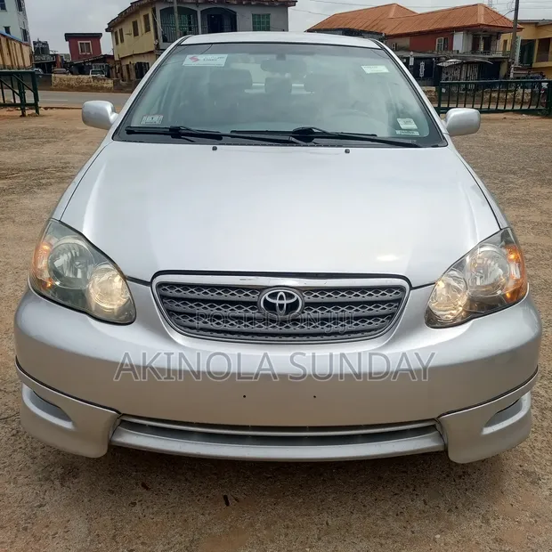 Toyota Corolla Sports 2005 Silver - 1