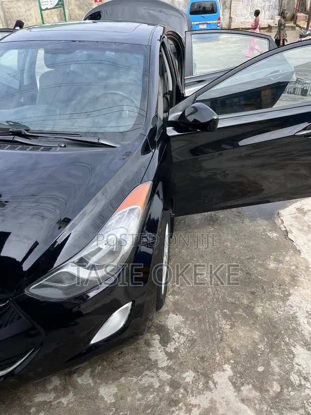 2013 Hyundai Elantra Limited Sedan FWD (1.8L) Black - 1