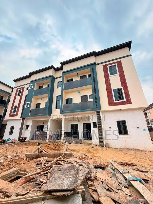 2-Bedroom Apartment da ake sayarwa a Aguda, Surulere - 1