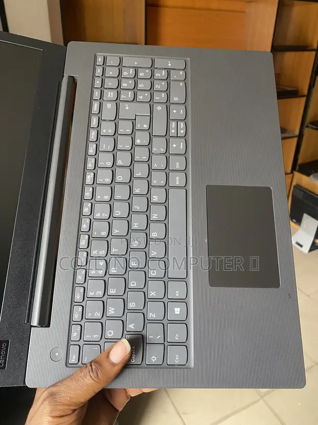 Lenovo V130-15IKB Laptop - Intel Core i5, 8GB RAM, 128GB SSD - 1
