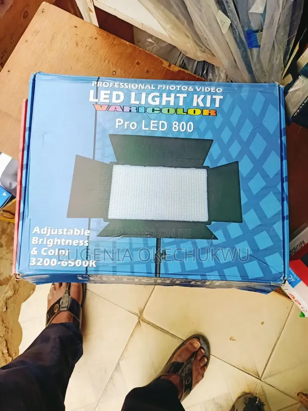 Pro LED 800 Professional Photo & Video Light Kit - 1
