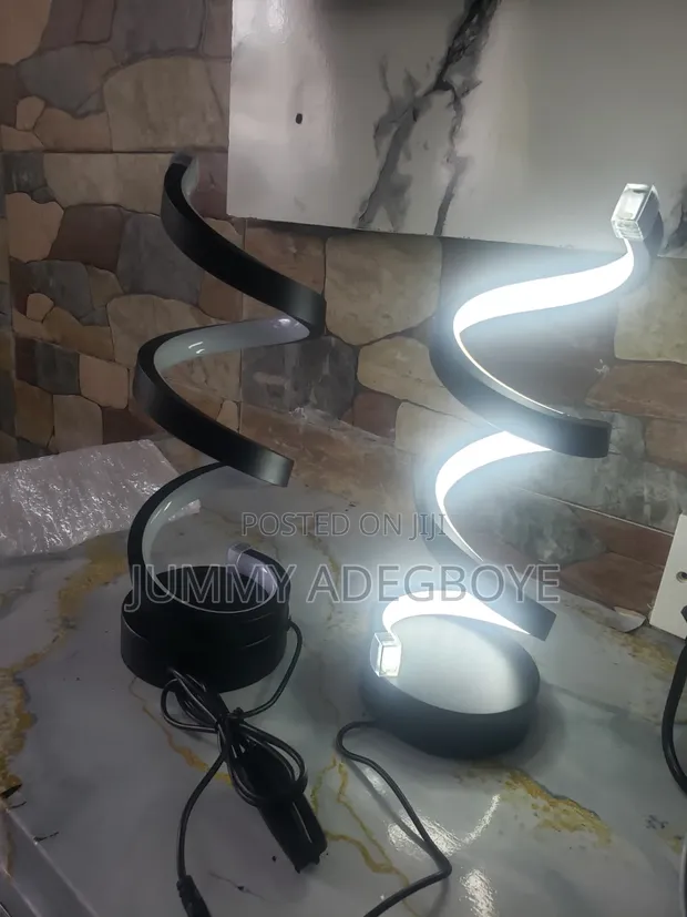Table Lamp with 3 Gradient Light Effects - 1