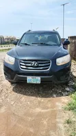 Hyundai Santa Fe 2012 Grey - 1