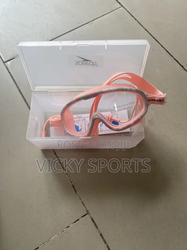 Speedo Swimming Goggles - 1