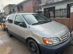Toyota Sienna XLE AWD 2006, Launi: Gray