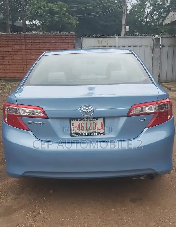 Toyota Camry LE Sedan 2012 - 1