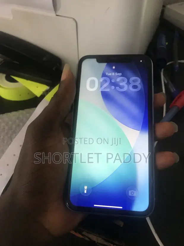 Apple iPhone 11 128GB Purple - 1