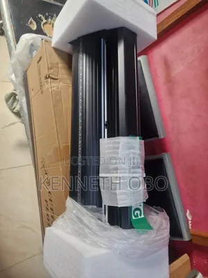 Brand New Vinyl Cutting Plotter Machine with Stand