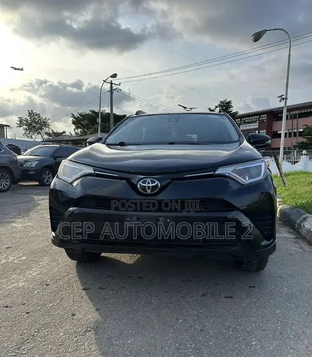 2018 Toyota RAV4 LE SUV - Tokunbo Ba Hadari - 1
