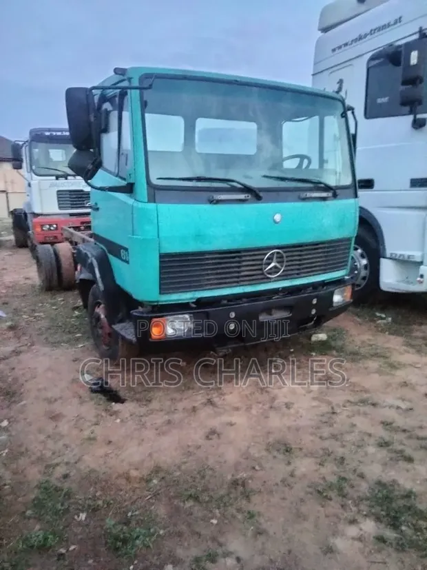 Mercedes-Benz 814 Cab da Chassis - Wadda Aka Shigo Da Shi - 1