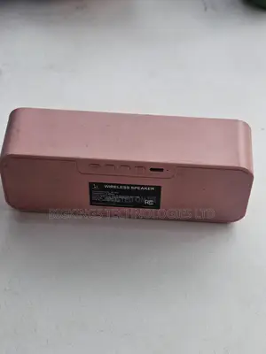 Mai Amfani Da Mai Magana Mara Igiyar Hannu