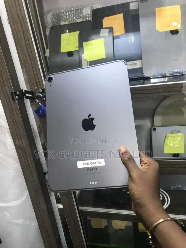 Apple iPad Air (2020) 256GB Gray - 1