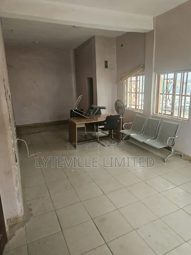 Office Space 35sqm for Rent in Mabushi - 1
