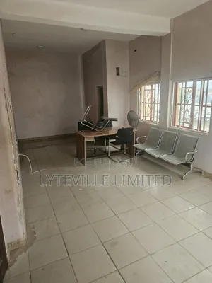 Office Space 35sqm for Rent in Mabushi