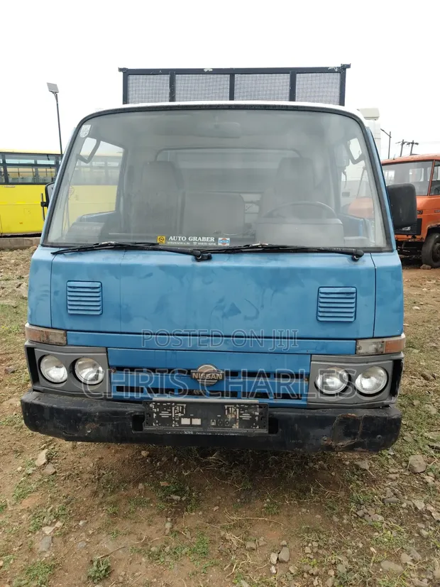 Foreign Used Nissan Cabster Tipper Truck - 1