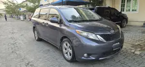 2012 Toyota Sienna LE 8 Passenger Gray