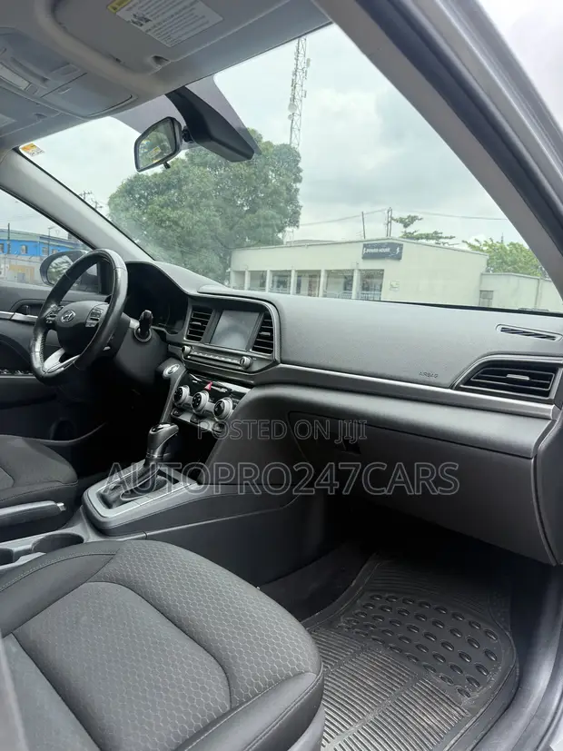 2019 Hyundai Elantra Silver - 1