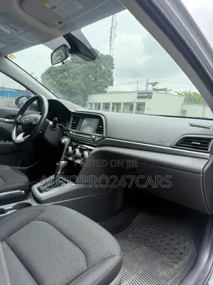 2019 Hyundai Elantra Silver