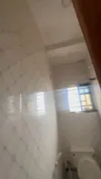Gidan haya mai dakuna 2 da kayan daki a Isolo - 3