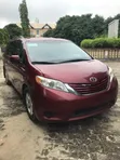 Toyota Sienna LE 8-Penumpang Brown 2015 - 4
