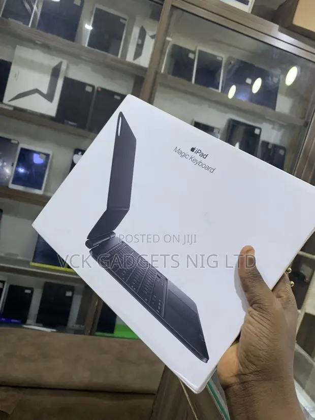 Apple Magic Keyboard na 13-inch iPad Pro M4 - 1