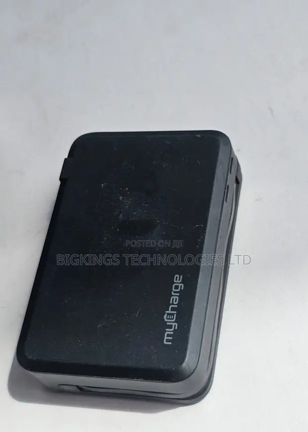 PowerHub Ultra 65W Power Bank Mai Amfani - 1