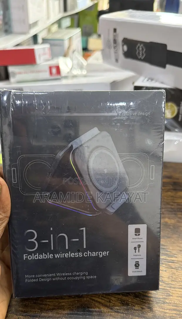 3-in-1 Foldable Wireless Charger - Black - 1