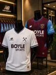 West Ham United Football Jersey - Ruwan Zafi Da Fari - 1