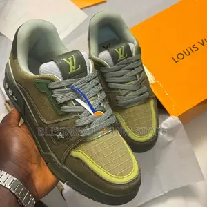 Louis Vuitton Premium Takalmi na Maza - Kore