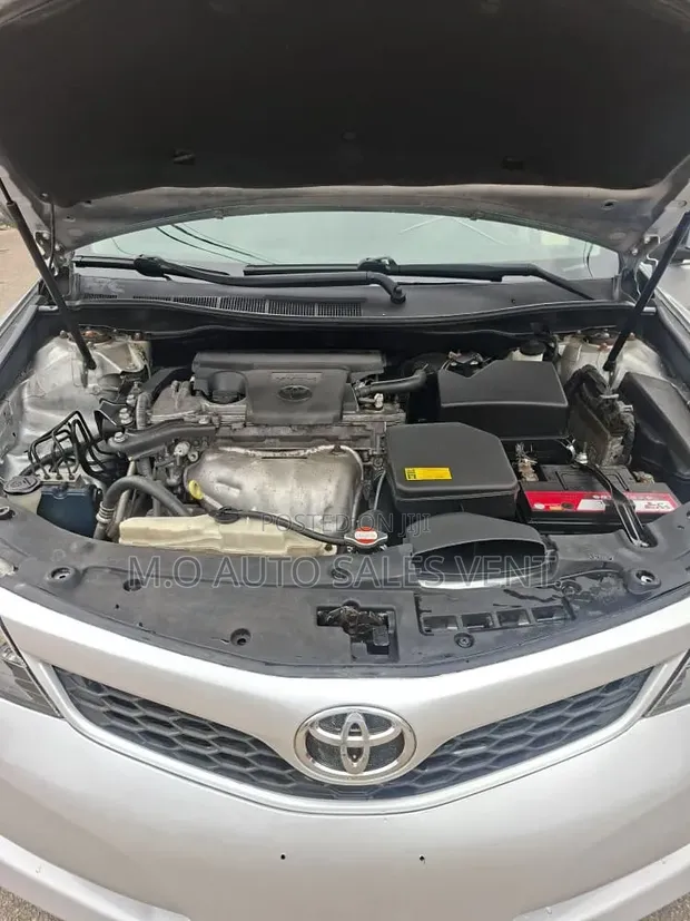 2014 Toyota Camry SE Sedan - 1