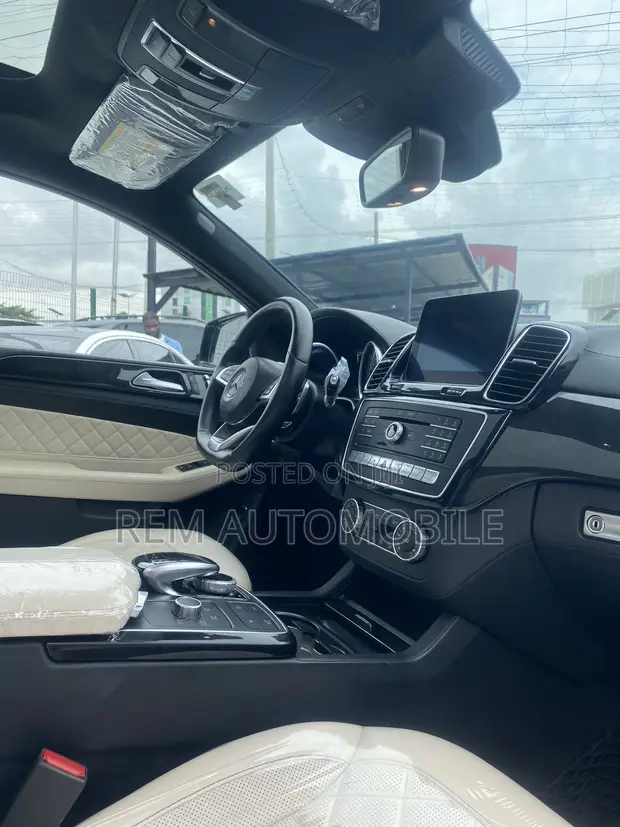 2018 Mercedes-Benz GLE-Class AMG GLE 43 4MATIC White - 1