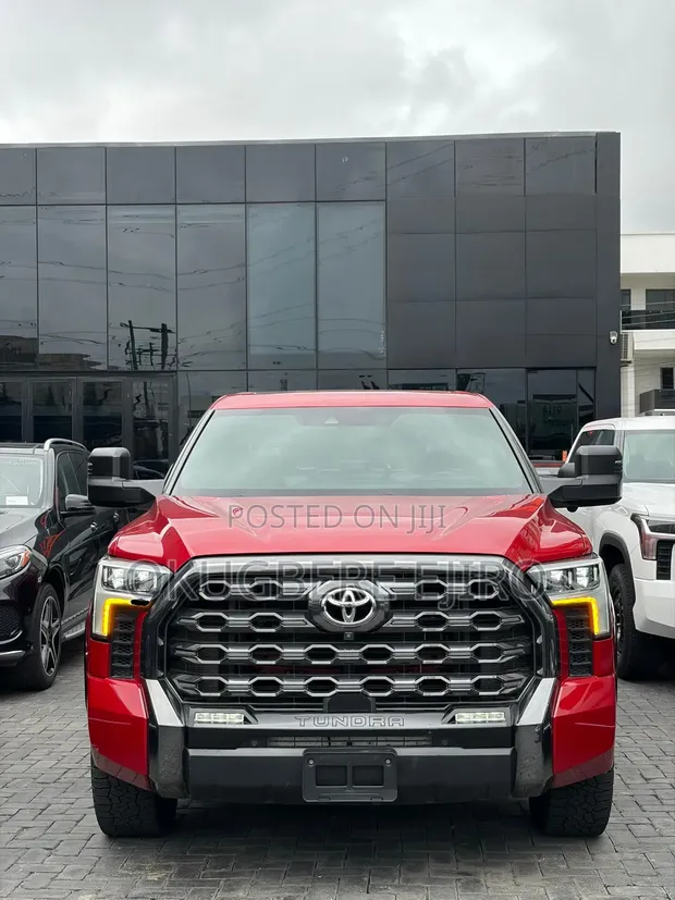 2022 Toyota Tundra Burgundy - 1