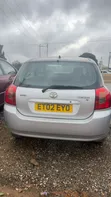 Toyota Corolla 2004 Silver - 2