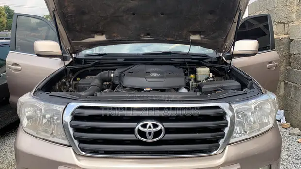 Toyota Land Cruiser 4.0 V6 GX-R 2010 Gold - 1