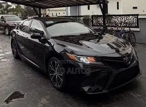 2020 Toyota Camry SE FWD Black