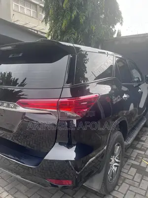 Toyota Fortuner 2.7 AWD 2018 Black