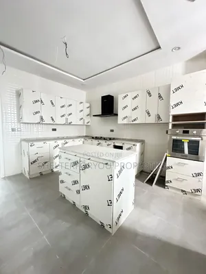 3-Bedroom Apartment da BQ & Elevator a Lekki Phase 1