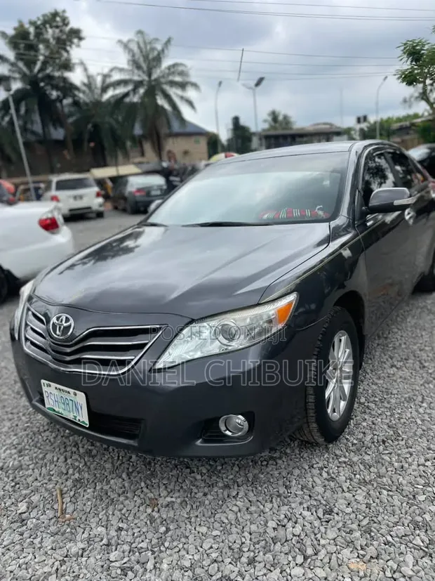 Toyota Camry LE 2011 Beige - 1