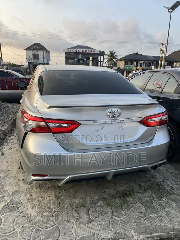 Toyota Camry L FWD (2.5L 8AM) 2018 Grey - 1