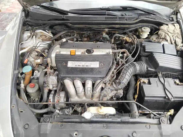 Honda Accord 2004 Silver - 1