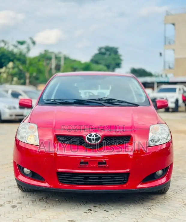 2007 Toyota Auris Hatchback - Red - 1