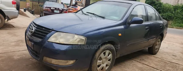 Nissan Sunny 2005 Blue - 1