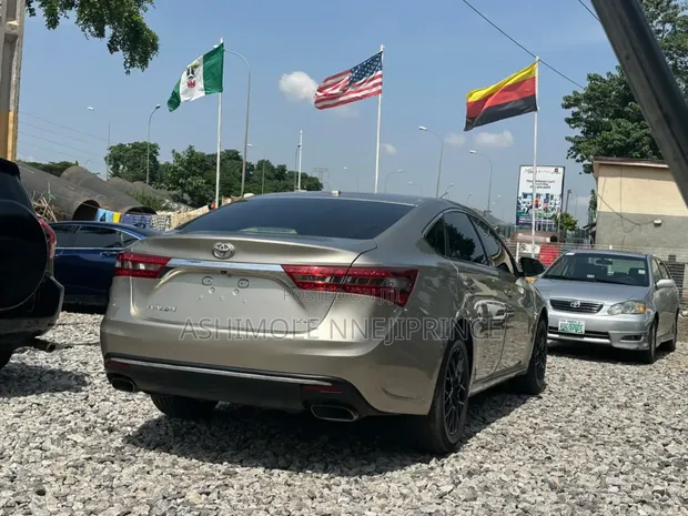 2018 Toyota Avalon XLE Plus Sedan - 1