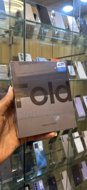 New Samsung Galaxy Z Fold4 256GB Gold