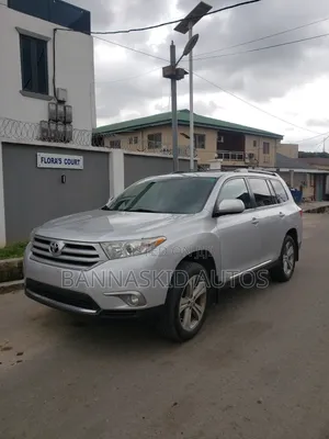 Toyota Highlander 2012 Silver