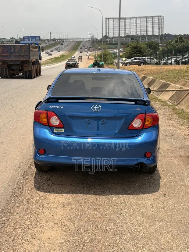 Toyota Corolla S Sedan 2011 - 1