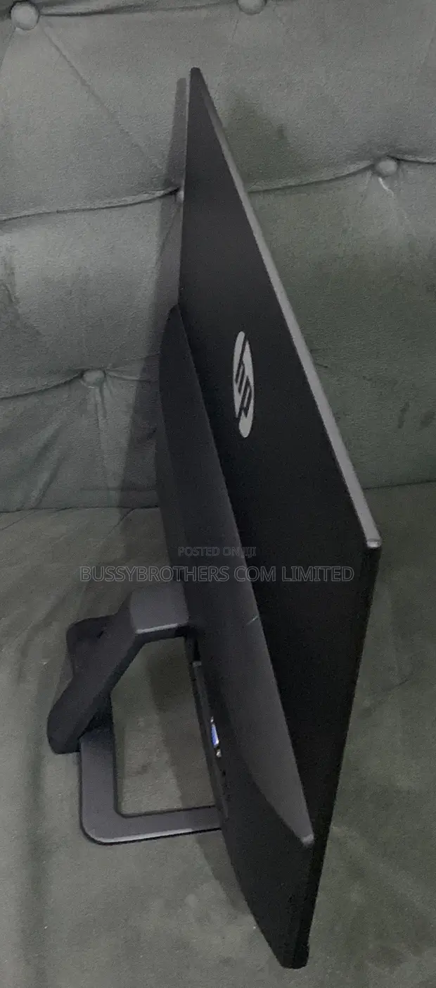 HP 22eb 21.5-inch Full HD IPS Monitor - 1