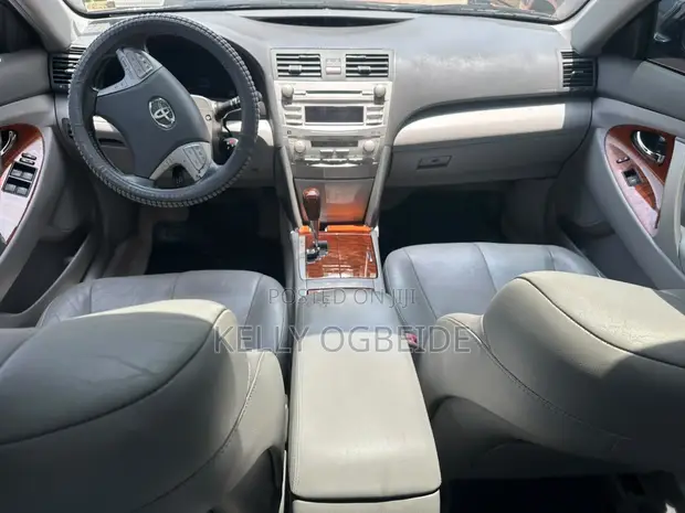 Toyota Camry XLE 2011 Black - 1