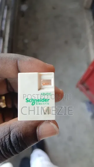 Schneider Electric 12V 11-Pin Relay